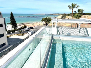 GATU PREMIUM Sandia Beach lujo junto al mar, parking y piscina común Sólo familias o grupos demayores de 25 años